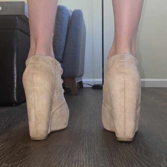 𝐓𝐀𝐍 𝐀𝐍𝐊𝐋𝐄 𝐁𝐎𝐎𝐓 𝐖𝐄𝐃𝐆𝐄𝐒 - Picture 7 of 9